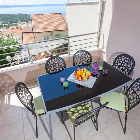 Dora Apartment *