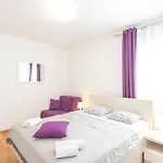 Dora 아파트 마카르스카