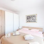 Dora 아파트 마카르스카