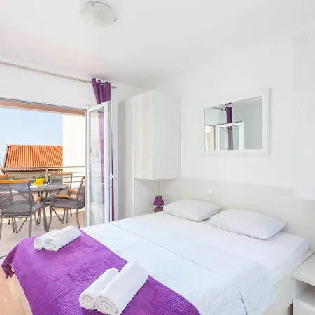 Dora * ماكارسكا