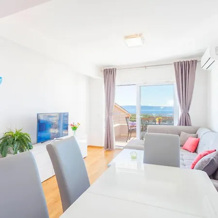 Dora Apartment